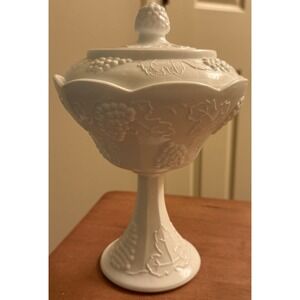VTG INDIANA Glass HARVEST Pedestal Milk Glass Compote Dish With Lid Grape Leaves